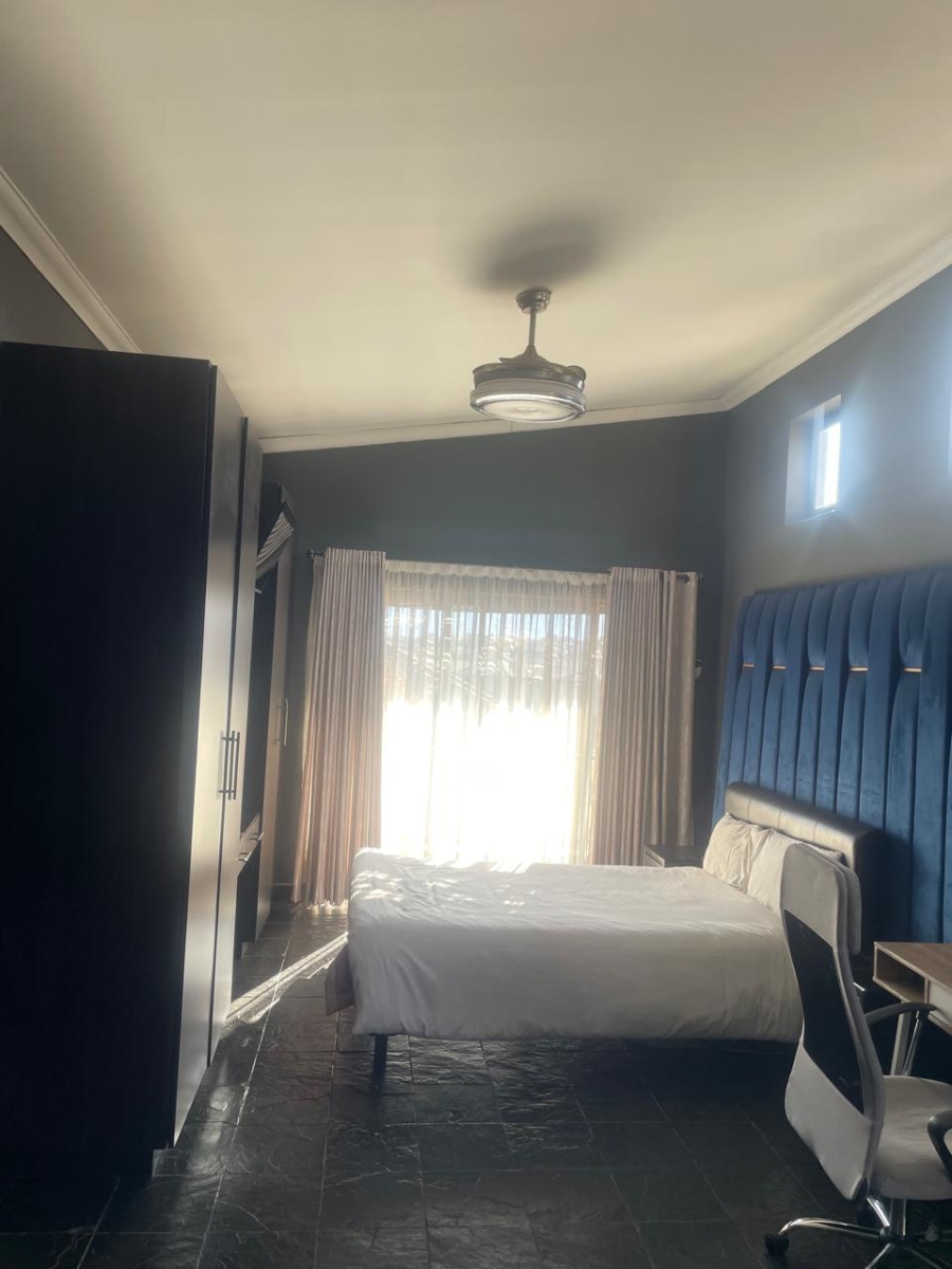 4 Bedroom Property for Sale in Gateway Manor North West